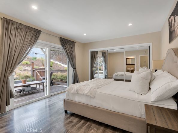 19419 Oxnard Street, Tarzana CA 91356