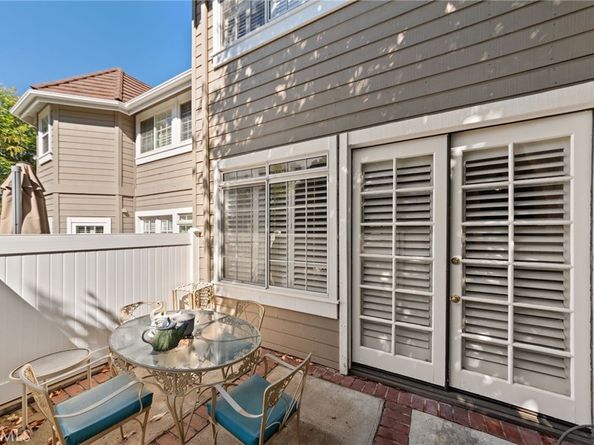 20950 Oxnard Street 54, Woodland Hills CA 91367