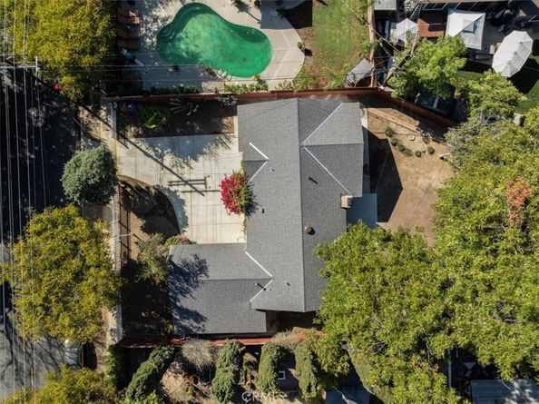 8581 Owensmouth, Canoga Park CA 91304