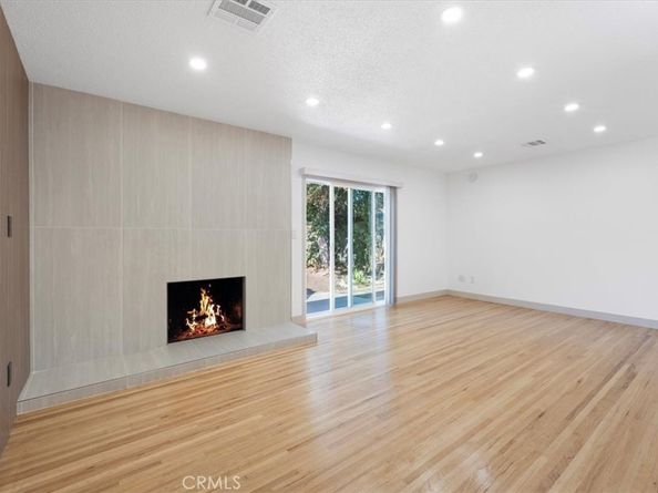 8581 Owensmouth, Canoga Park CA 91304