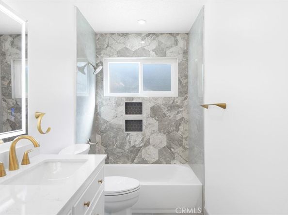 8581 Owensmouth, Canoga Park CA 91304