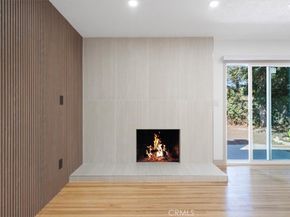 8581 Owensmouth, Canoga Park CA 91304