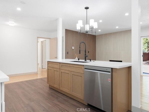 8581 Owensmouth, Canoga Park CA 91304