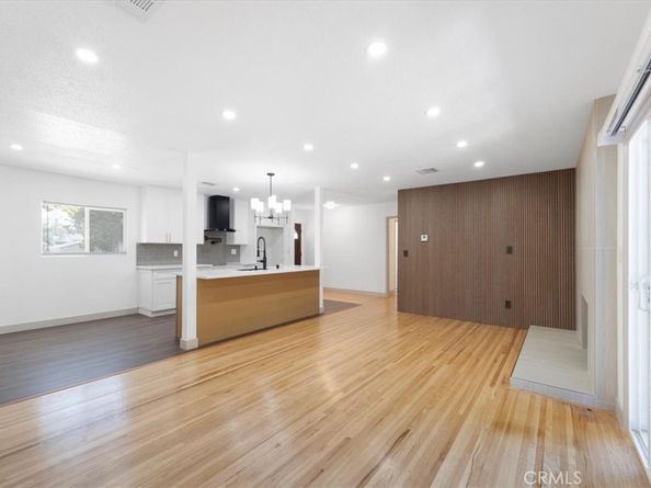 8581 Owensmouth, Canoga Park CA 91304