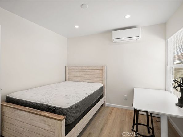 1523 Rock Glen Avenue, Glendale CA 91205