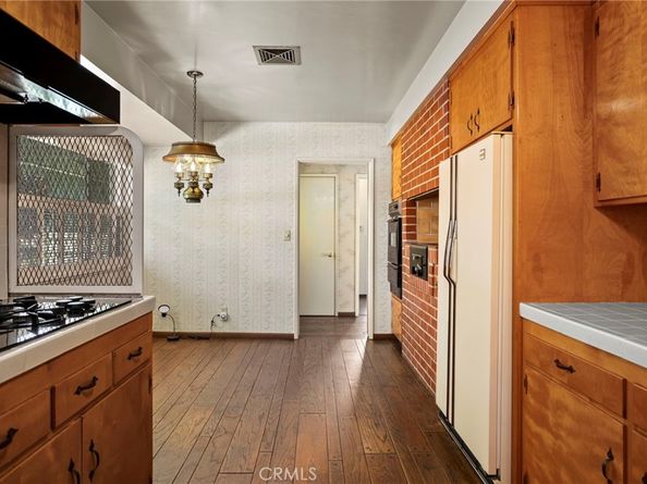 947 W Arrow Highway, Upland CA 91786
