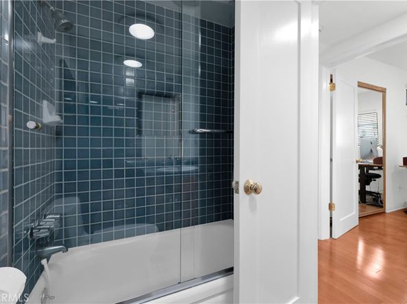 4772 Excelente Drive, Woodland Hills CA 91364