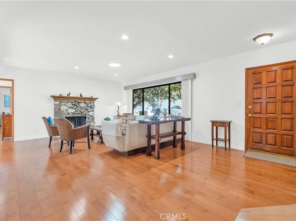 4772 Excelente Drive, Woodland Hills CA 91364