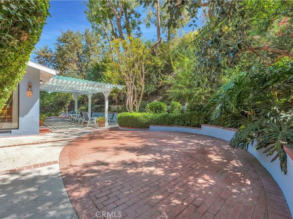 4772 Excelente Drive, Woodland Hills CA 91364