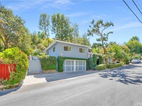4772 Excelente Drive, Woodland Hills CA 91364