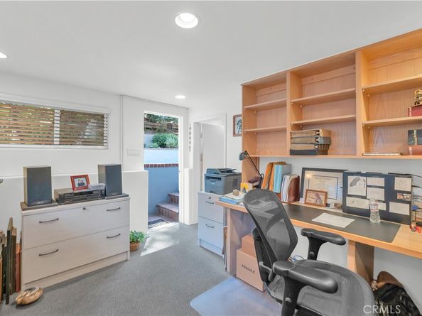 4772 Excelente Drive, Woodland Hills CA 91364