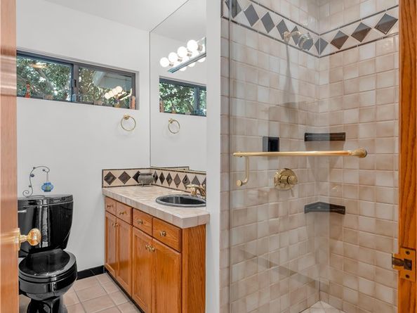 4772 Excelente Drive, Woodland Hills CA 91364