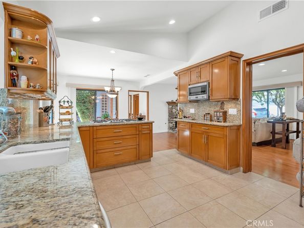4772 Excelente Drive, Woodland Hills CA 91364