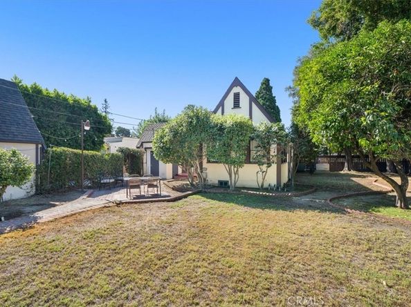 11155 Hortense Street, Toluca Lake CA 91602