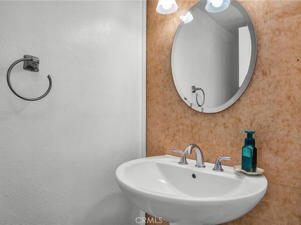 21333 Lassen Street 6H, Chatsworth CA 91311