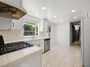 17543 Saticoy St, Northridge CA 91325