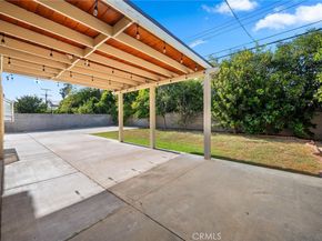 17543 Saticoy St, Northridge CA 91325