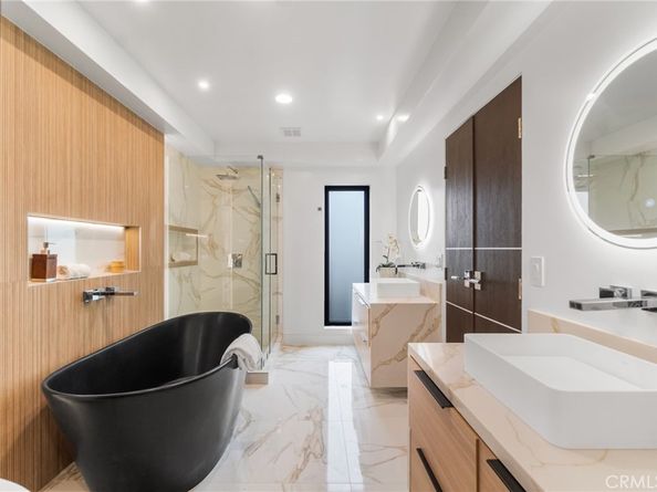 214 El Porto Street, Manhattan Beach CA 90266