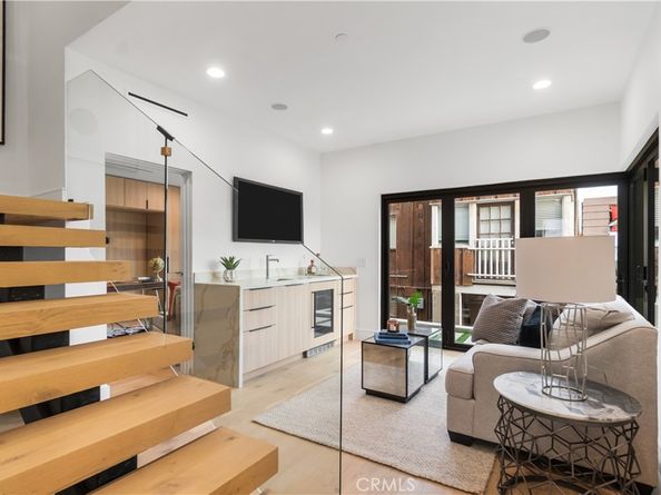 214 El Porto Street, Manhattan Beach CA 90266