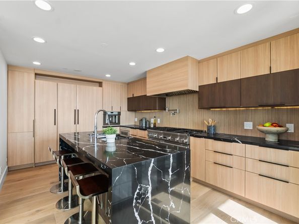 214 El Porto Street, Manhattan Beach CA 90266