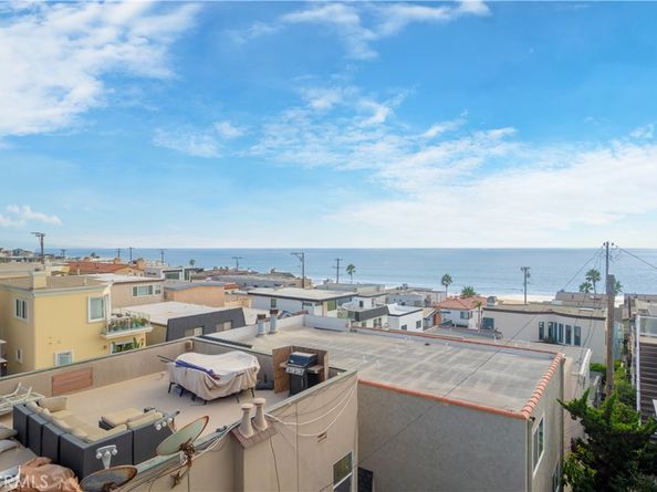 214 El Porto Street, Manhattan Beach CA 90266