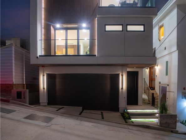 214 El Porto Street, Manhattan Beach CA 90266