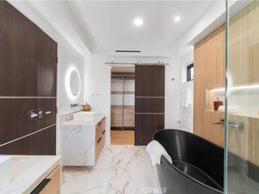 214 El Porto Street, Manhattan Beach CA 90266