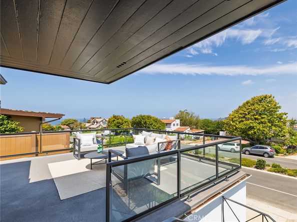 320 Calle Mayor, Redondo Beach CA 90277