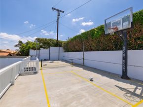 320 Calle Mayor, Redondo Beach CA 90277