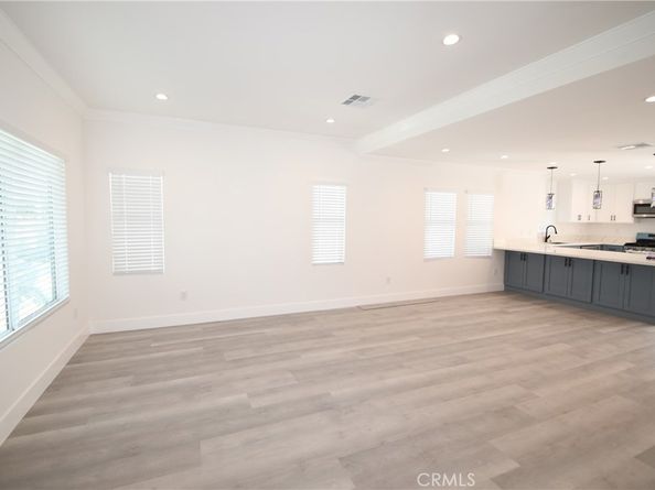 500 W Buckthorn Street, Inglewood CA 90301