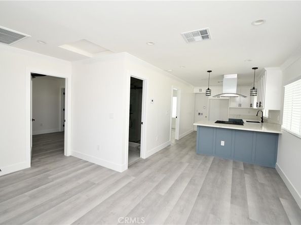 500 W Buckthorn Street, Inglewood CA 90301