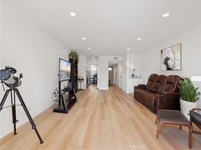 1 3rd Pl 2, Long Beach CA 90802