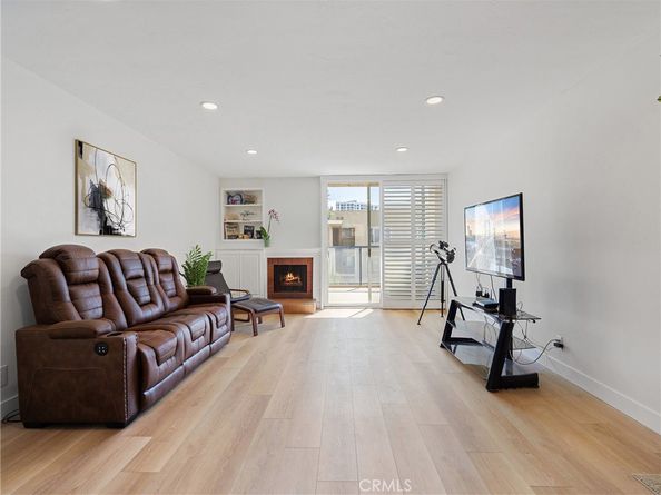 1 3rd Pl 2, Long Beach CA 90802