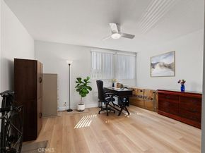 1 3rd Pl 2, Long Beach CA 90802