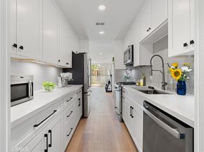 1 3rd Pl 2, Long Beach CA 90802