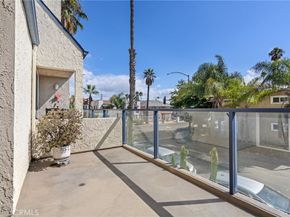 1 3rd Pl 2, Long Beach CA 90802