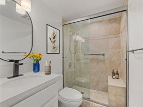 1 3rd Pl 2, Long Beach CA 90802