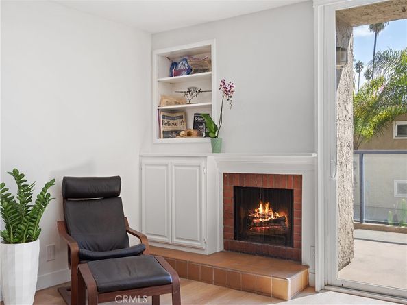 1 3rd Pl 2, Long Beach CA 90802