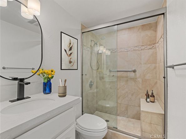 1 3rd Pl 2, Long Beach CA 90802