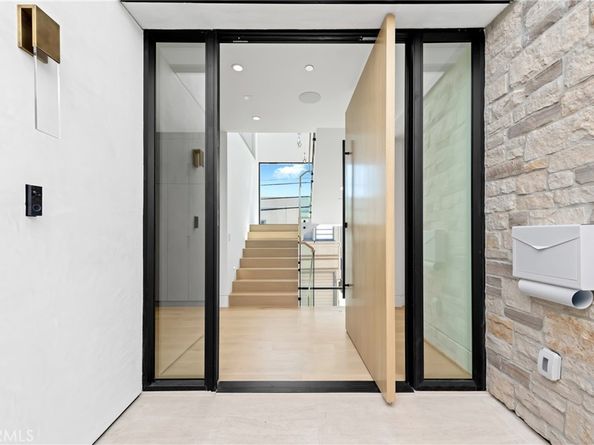 316 32nd Street, Manhattan Beach CA 90266