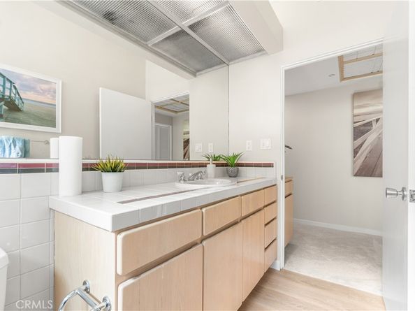 1927 Glendon 301, Los Angeles CA 90025