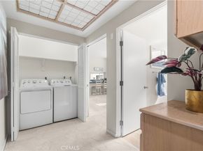 1927 Glendon 301, Los Angeles CA 90025