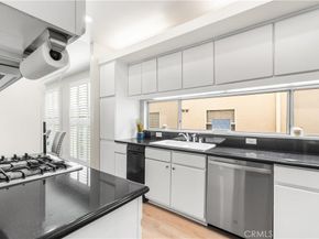 1927 Glendon 301, Los Angeles CA 90025