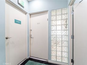 1927 Glendon 301, Los Angeles CA 90025