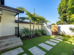 966 Rosecrans Avenue, Manhattan Beach CA 90266