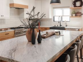 966 Rosecrans Avenue, Manhattan Beach CA 90266