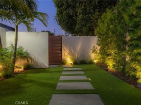 966 Rosecrans Avenue, Manhattan Beach CA 90266