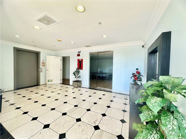 4733 Elmwood Avenue 102, Los Angeles CA 90004