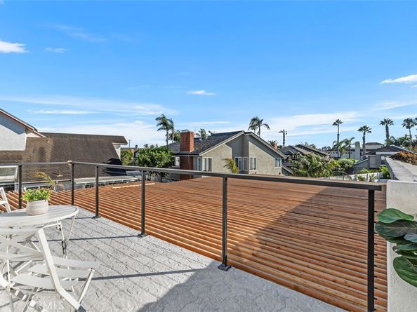 6776 Findley Circle, Huntington Beach CA 92648
