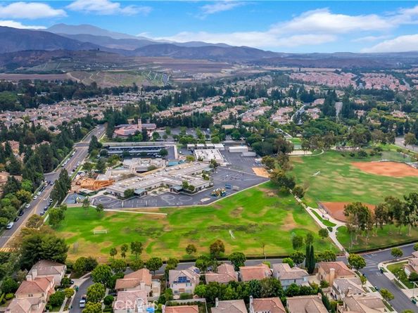 90 Winslow Lane, Irvine CA 92620